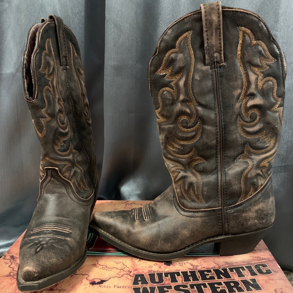 Women’s 9.5 W Cowboy Boots